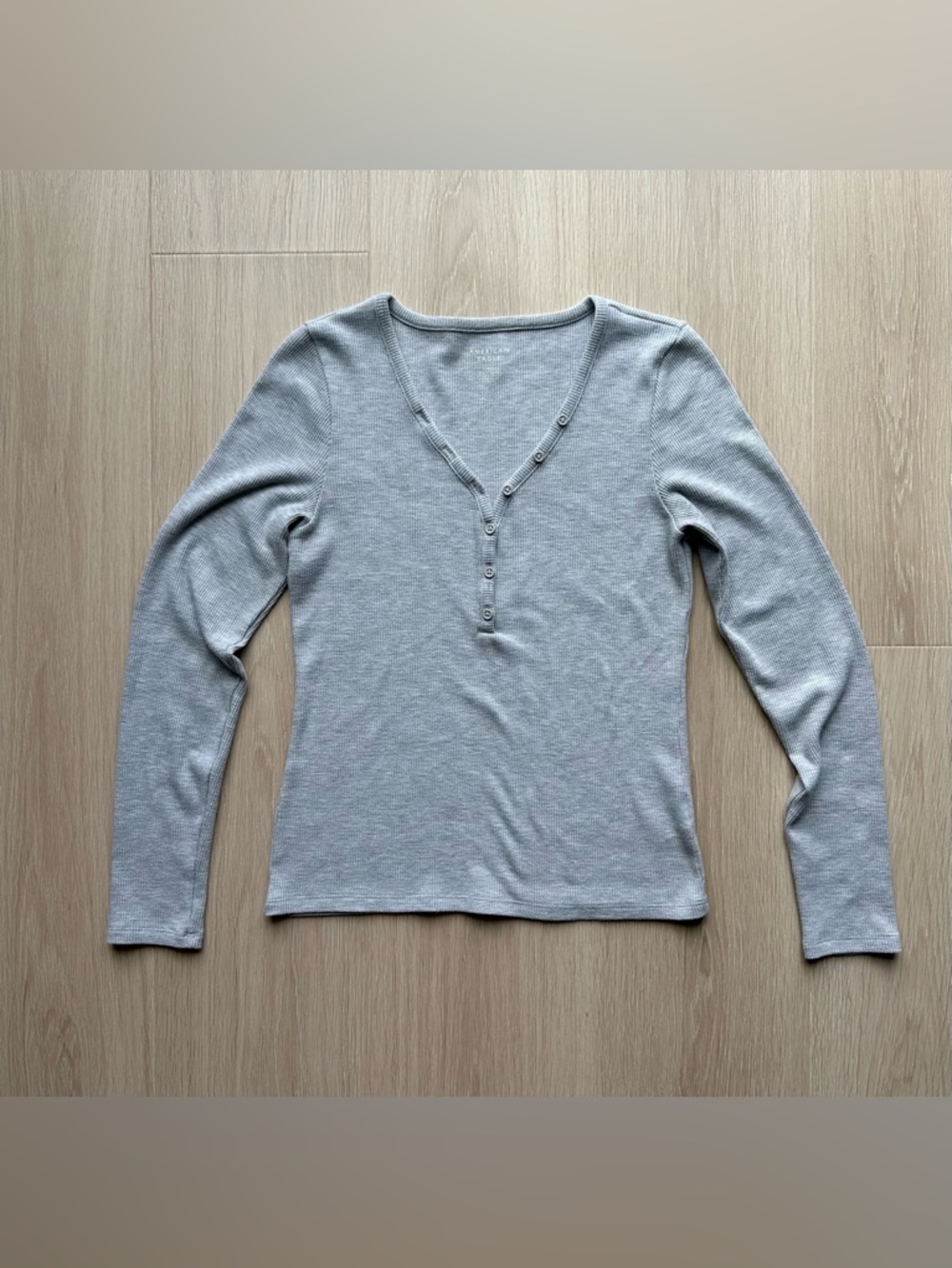 American Eagle Waffle Henley T-Shirt Women’s L Light Gray Long Sleeve